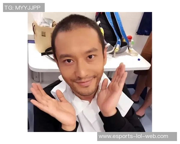 足球场上的秃顶英雄们 揭秘明星球员脱发背后的趣味故事 足球场上的秃顶英雄们 揭秘明星球员脱发背后的趣味故事