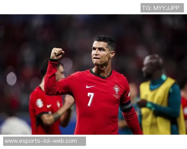 足球巨星激烈碰撞精彩对决 展现技术与激情的巅峰时刻