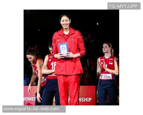 颜妮现役足球明星身份揭秘 盘点她的职业生涯与未来展望