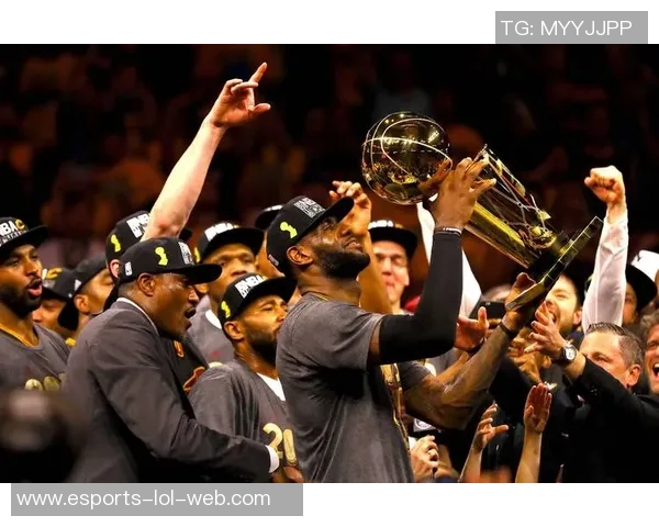 足坛传奇:探寻足球运动生涯最长球员的荣耀与坚持之路 足坛传奇:探寻足球运动生涯最长球员的荣耀与坚持之路